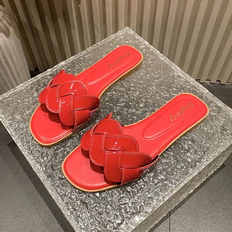 Summer 2025 New Women's Slippers Summer Square Toe Flat Shoes Women's Wide Version Slippers Sandals Outdoor Daily Casual Shoes